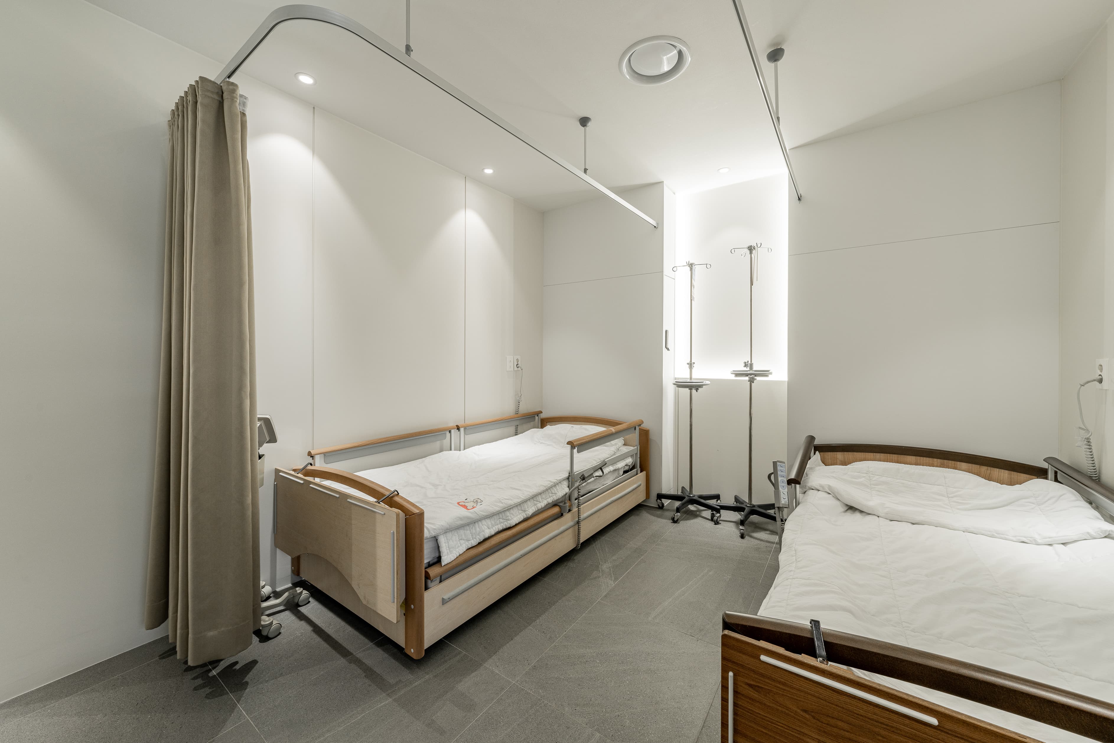 正確な診断・安全な手術・快適な治療、先端装備で完成